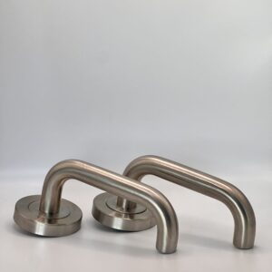 Handle Solutions B Rose 50 Lever Set